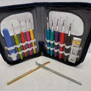 Crochet Hook Set Ergonomic Soft Grip Hooks and Travel Case + 2 Metal Boye Hooks